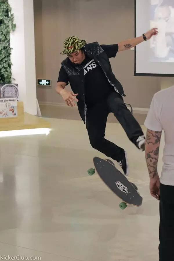 Vans 50 周年!创始人携两大传奇滑手现身 Vans China 上海总部-Vans爱好者