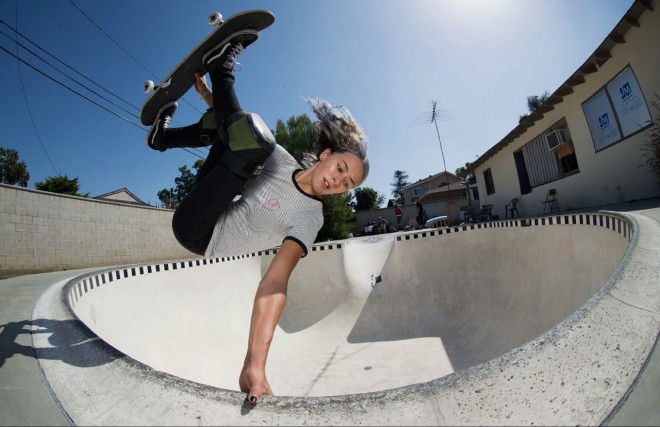 Vans 携手跨领域代表人物,向传奇鞋款 Sk8-Hi 致敬-Vans爱好者