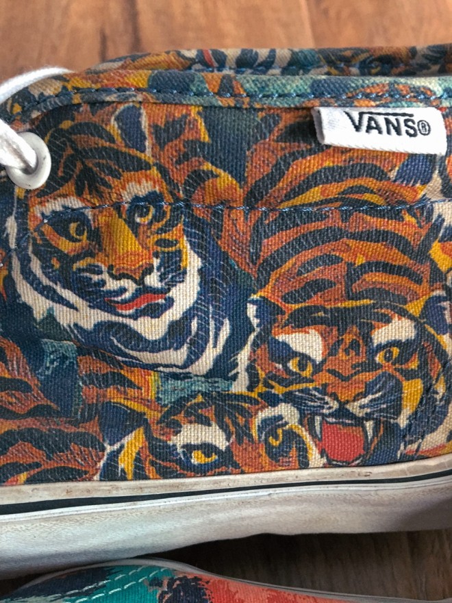 【上手玩】我的 KENZO 情结:KENZO x Vans 联名老鞋-Vans爱好者
