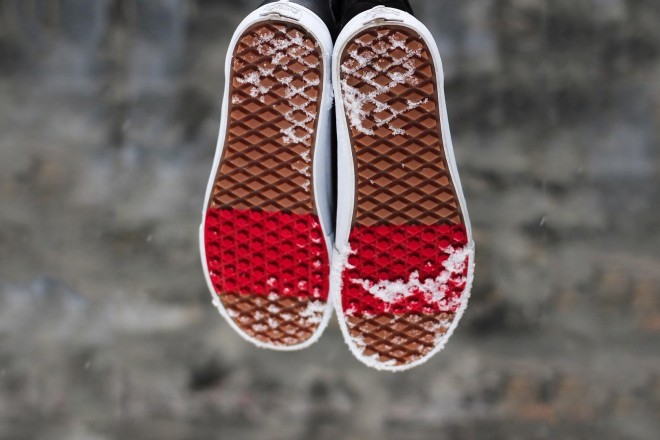 Raised by Wolves x Off The Hook x Vans 三方联名预览-Vans爱好者