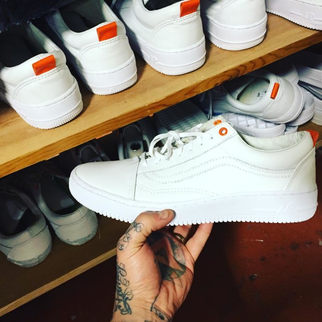 【详览】Nike Air Force 1 x Vans Vault Old Skool LX by Rokit x The Shoe Surgeon 定制鞋款:Off the Cour-Vans爱好者
