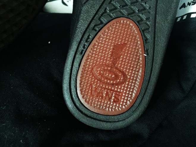 【上手玩】Vans Vault、Pro、MTE 三大支线四双黑色鞋款-Vans爱好者