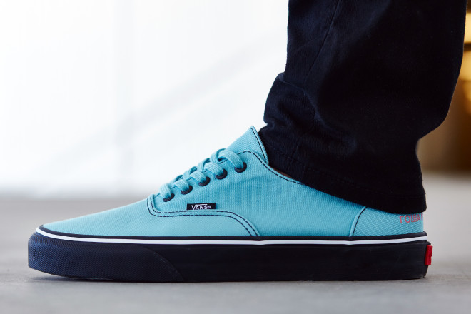 【上脚照】Gosha Rubchinskiy x Vans Authentic 联名鞋款-Vans爱好者