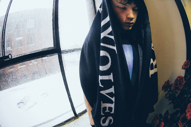 Vans 联名鞋款 @ Raised by Wolves 2016 春季造型册-Vans爱好者