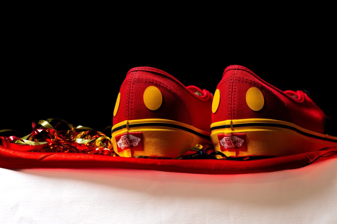 详览 | Disney x Vans 米老鼠 90 周年联名系列-Vans爱好者