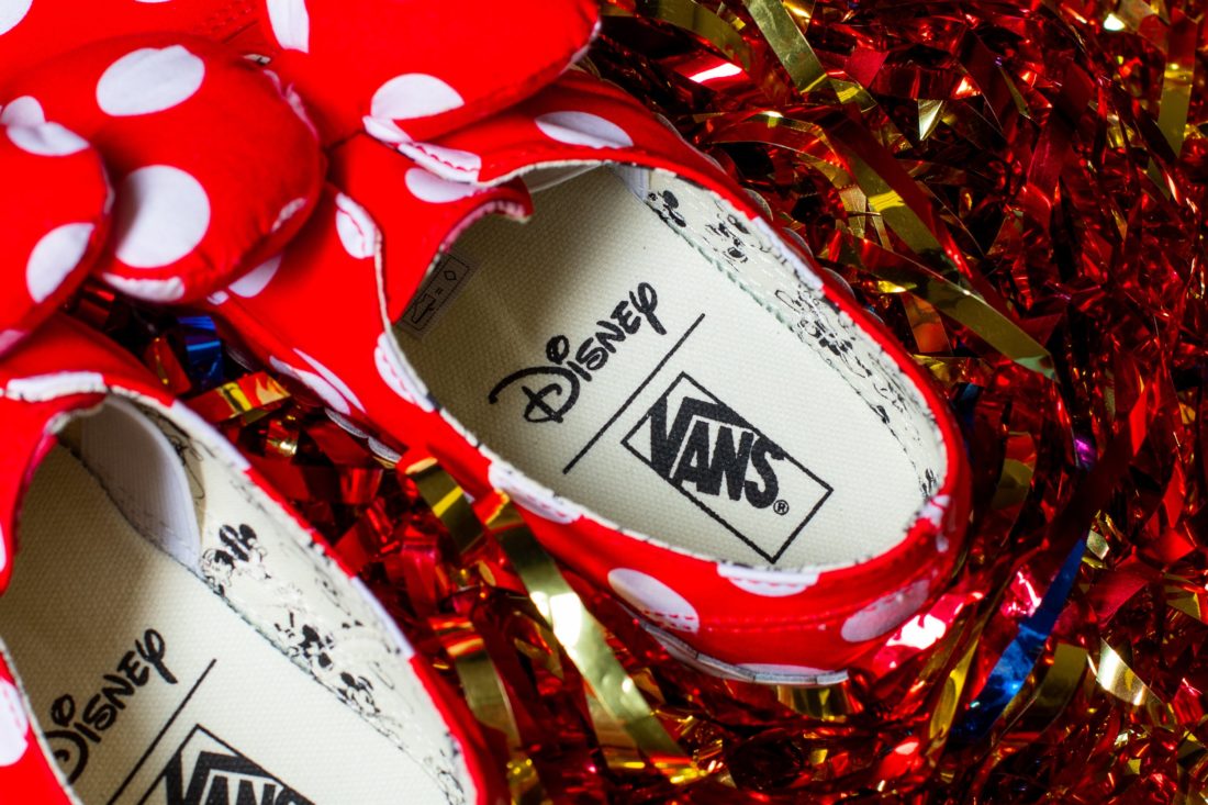 详览 | Disney x Vans 米老鼠 90 周年联名系列-Vans爱好者