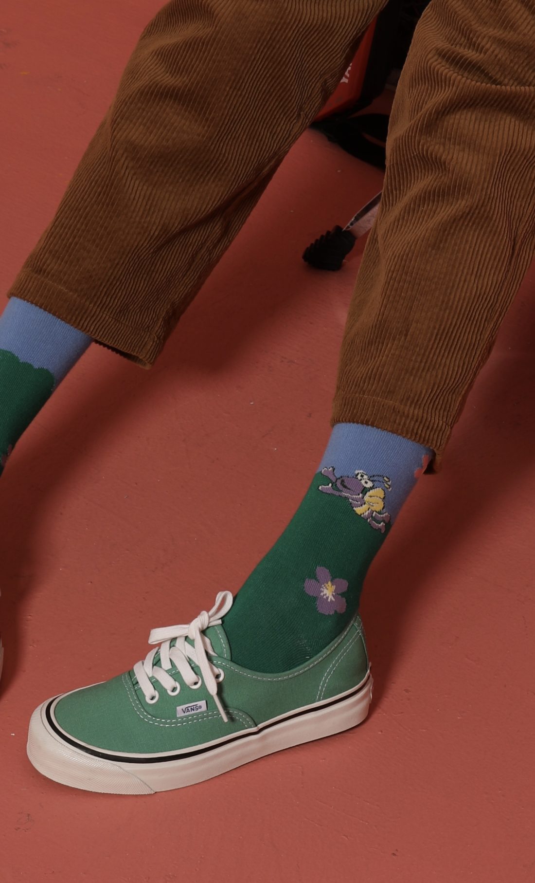 用 Authentic 演绎可爱童真,塔卡沙 TYAKASHA x 芝麻街 Lookbook-Vans爱好者
