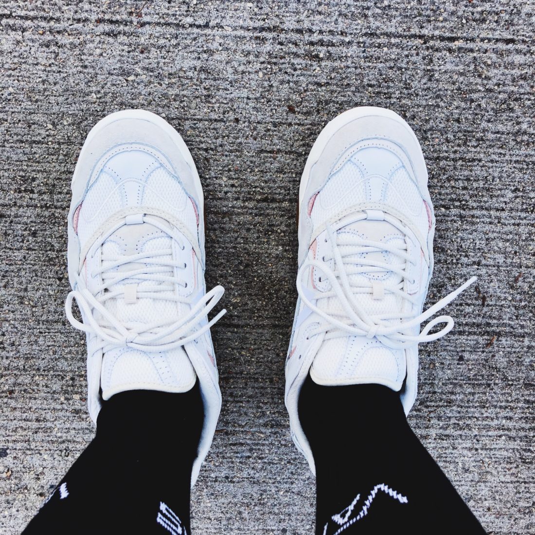 上脚照 WDYWT | 真正权志龙同款 Style 36 现身江湖,快来看看上电视的有没有你!-Vans爱好者