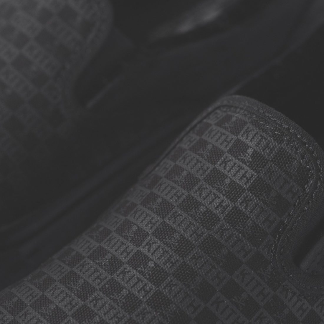 详览 | KITH x mastermind WORLD x Vans Vault 三方联名-Vans爱好者