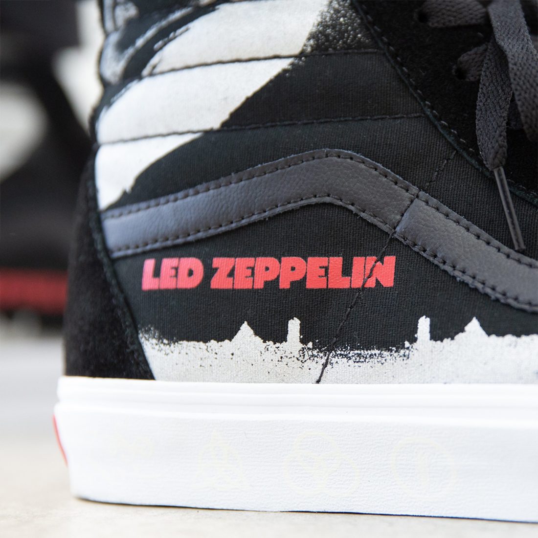 详览 | 齐柏林飞艇乐队 Led Zeppelin x Vans 联名系列-Vans爱好者