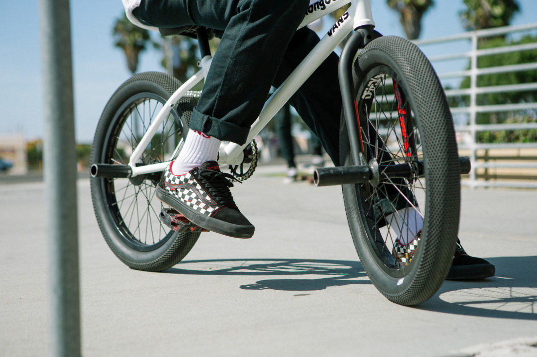 Vans 为 BMX 职业骑手 Kevin Peraza 推出 Old Skool Pro BMX 全新鞋款-Vans爱好者